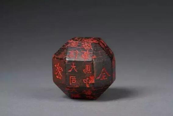 从被当成骰子的最牛老丈人印章到煤精工艺品，你知道煤玉吗？