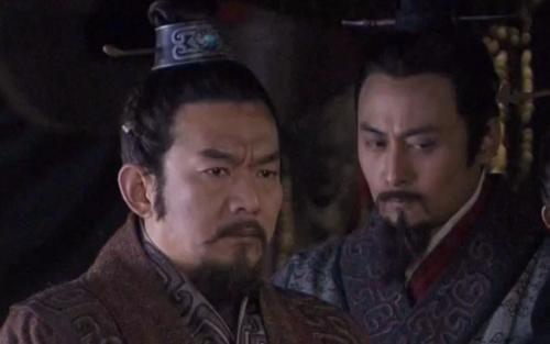 皇帝非要吃公鸡下的蛋,大臣们束手无策,却被一小孩轻松解决