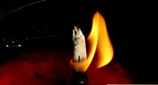 古墓长明灯资料图