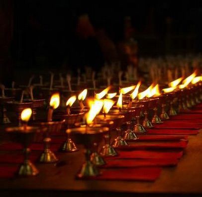 古墓长明灯（资料图）